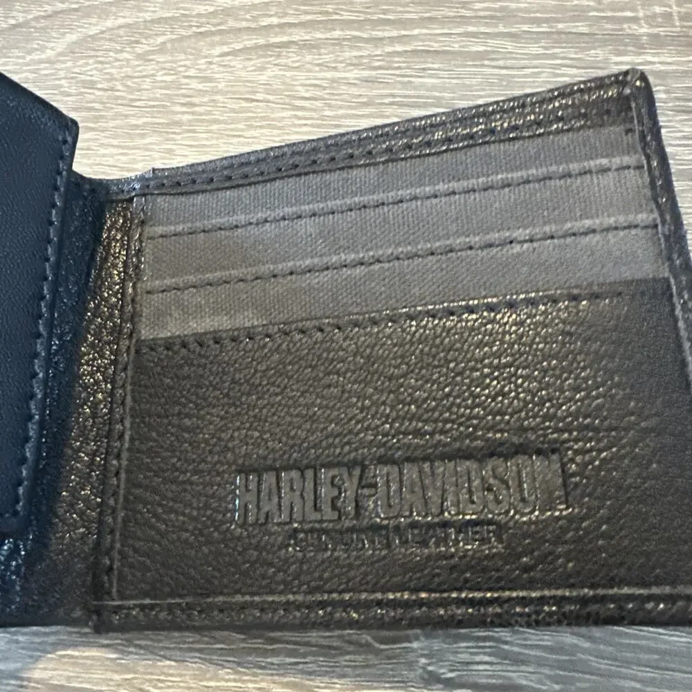 Harley-Davidson Men's Genuine Leather With Calvary Canvas Trim Billfold Blue